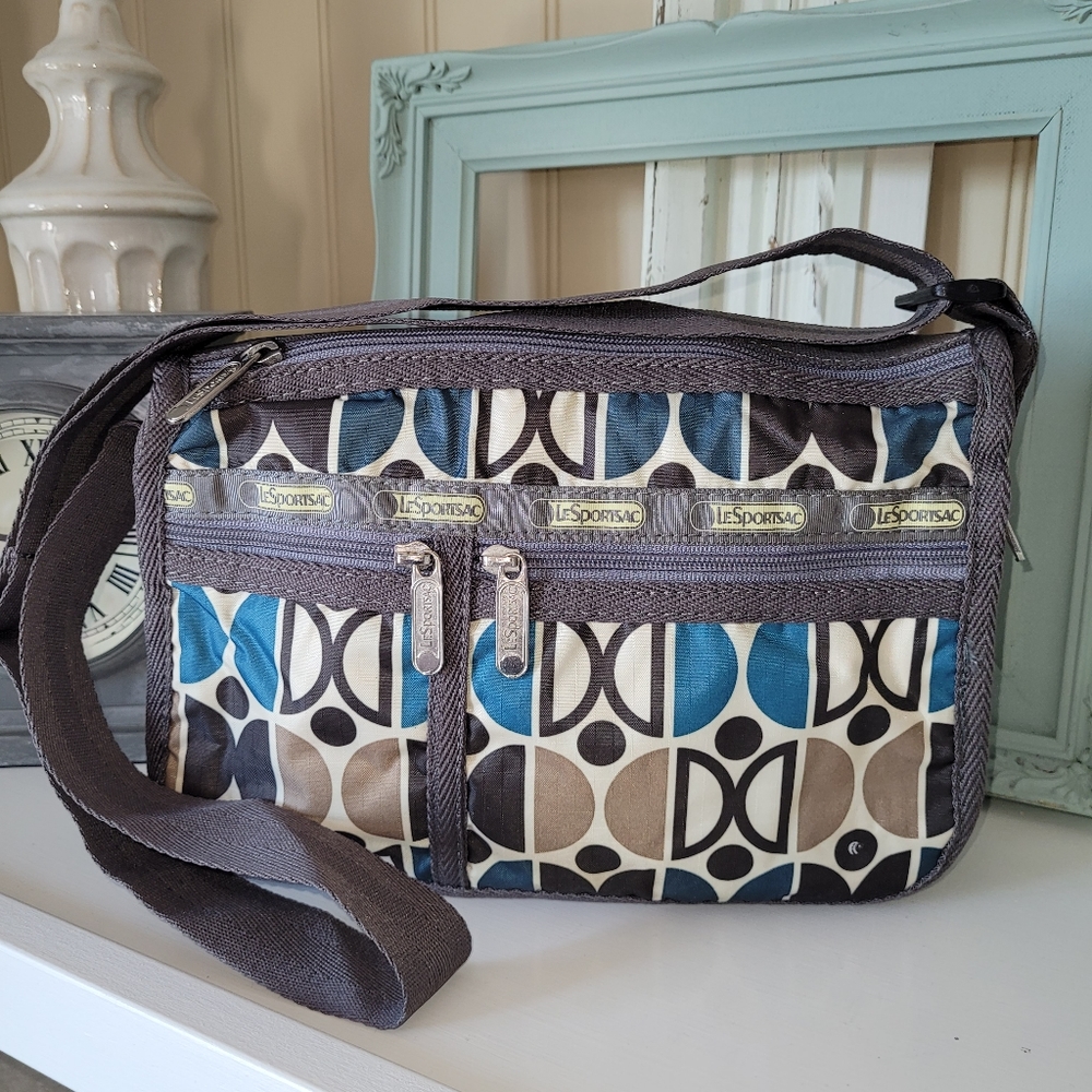 Lesportsac expandable crossbody bag